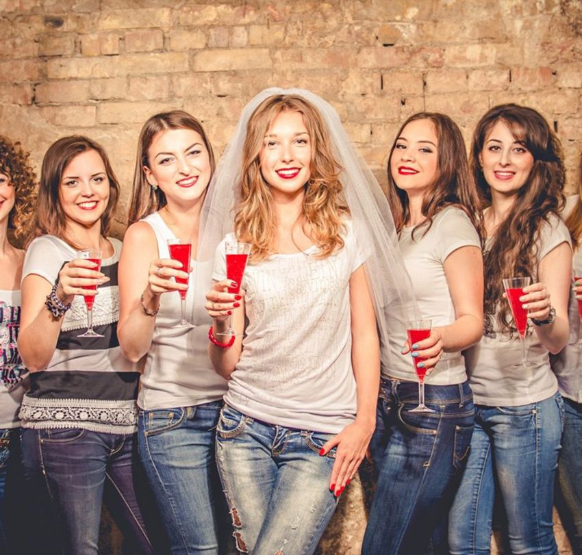 Junggesellenabschiede und Planwagenfahrt sind eine gelungene Kombination.